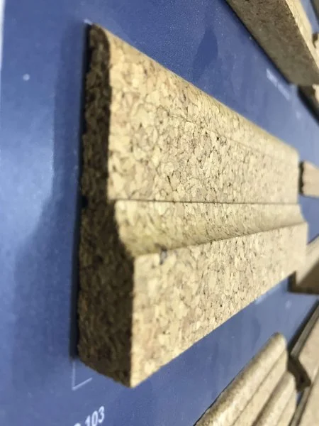 Плинтус пробковый ArtCorkDesing С 103 лакированный 12х65х910 мм в Набережных Челнах