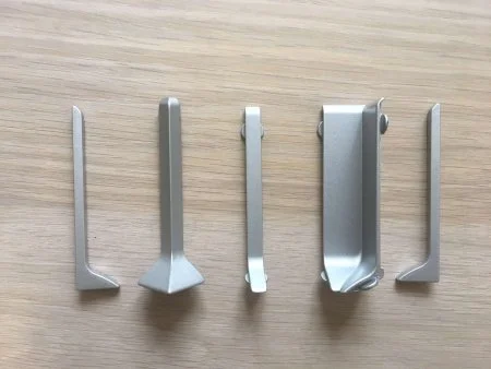 Внутренний угол для плинтуса ЭлитПроф Плоский 100 (Алюм) в Набережных Челнах