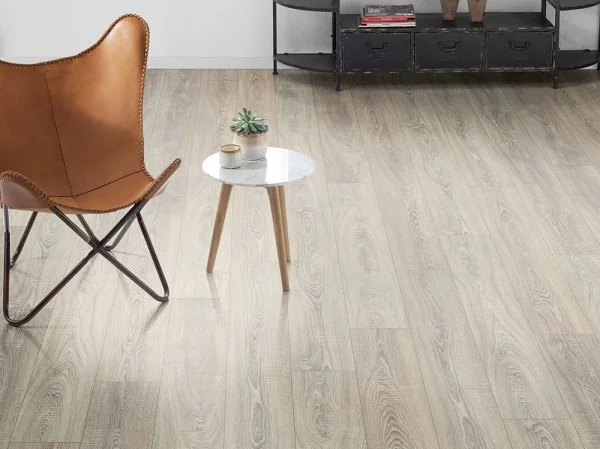 Ламинат Egger PRO 8/33 4V Дуб Бардолино серый EPL036 в Набережных Челнах