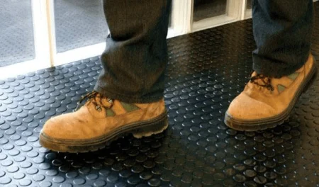 Противоскользящее резиновое покрытие Пятачки (1,2х10м) в Набережных Челнах