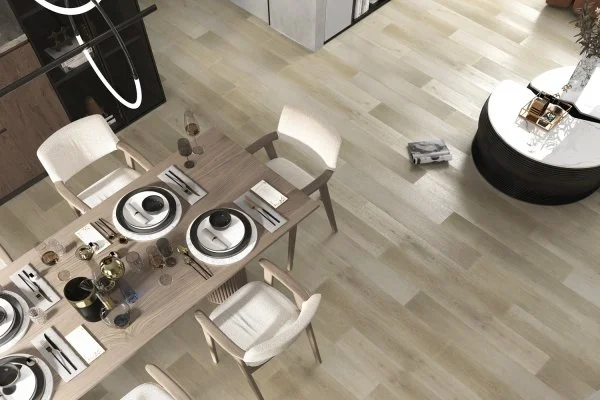 Кварц-виниловая плитка Refloor Fargo Comfort 1166-02 Дуб Спелый Миндаль (Градиент) в Набережных Челнах