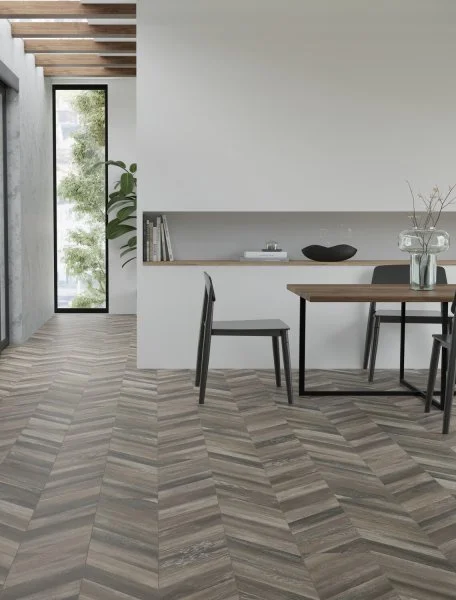 Ламинат Egger PRO 8/33 4V Large Дуб Кестинкорт Шоколад левая EPL240F4CL в Набережных Челнах